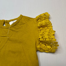 Load image into Gallery viewer, Girls Baby Berry, lace trim yellow cotton top, EUC, size 000,  