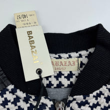 Load image into Gallery viewer, Boys BABAZAI, lightweight jacket / sweater, armpit to armpit: 35cm, shoulder cuff: 42.5cm, NEW, size 6,  