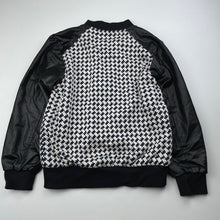 Load image into Gallery viewer, Boys BABAZAI, lightweight jacket / sweater, armpit to armpit: 35cm, shoulder cuff: 42.5cm, NEW, size 6,  