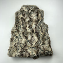 Load image into Gallery viewer, Girls Target, lined soft feel faux fur vest / jacket, EUC, size 7,  