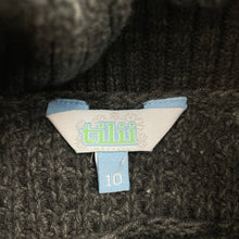 Load image into Gallery viewer, Girls Tilii, lace trim chunky knit sleeveless sweater top, EUC, size 10,  