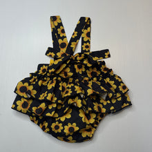 Load image into Gallery viewer, Girls Foshan, lightweight floral romper, EUC, size 00,  