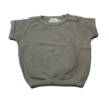 Load image into Gallery viewer, unisex Petit Co, waffle organic cotton top, GUC, size 00,  