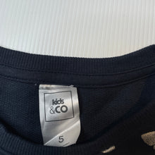 Load image into Gallery viewer, Girls Kids &amp; Co, navy long sleeve top / lightweight sweater, EUC, size 5,  