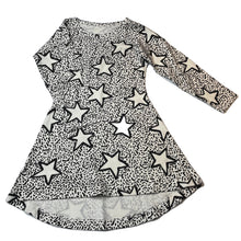 Load image into Gallery viewer, Girls casual, organic cotton long sleeve dress, EUC, size 4-5, L: 58cm