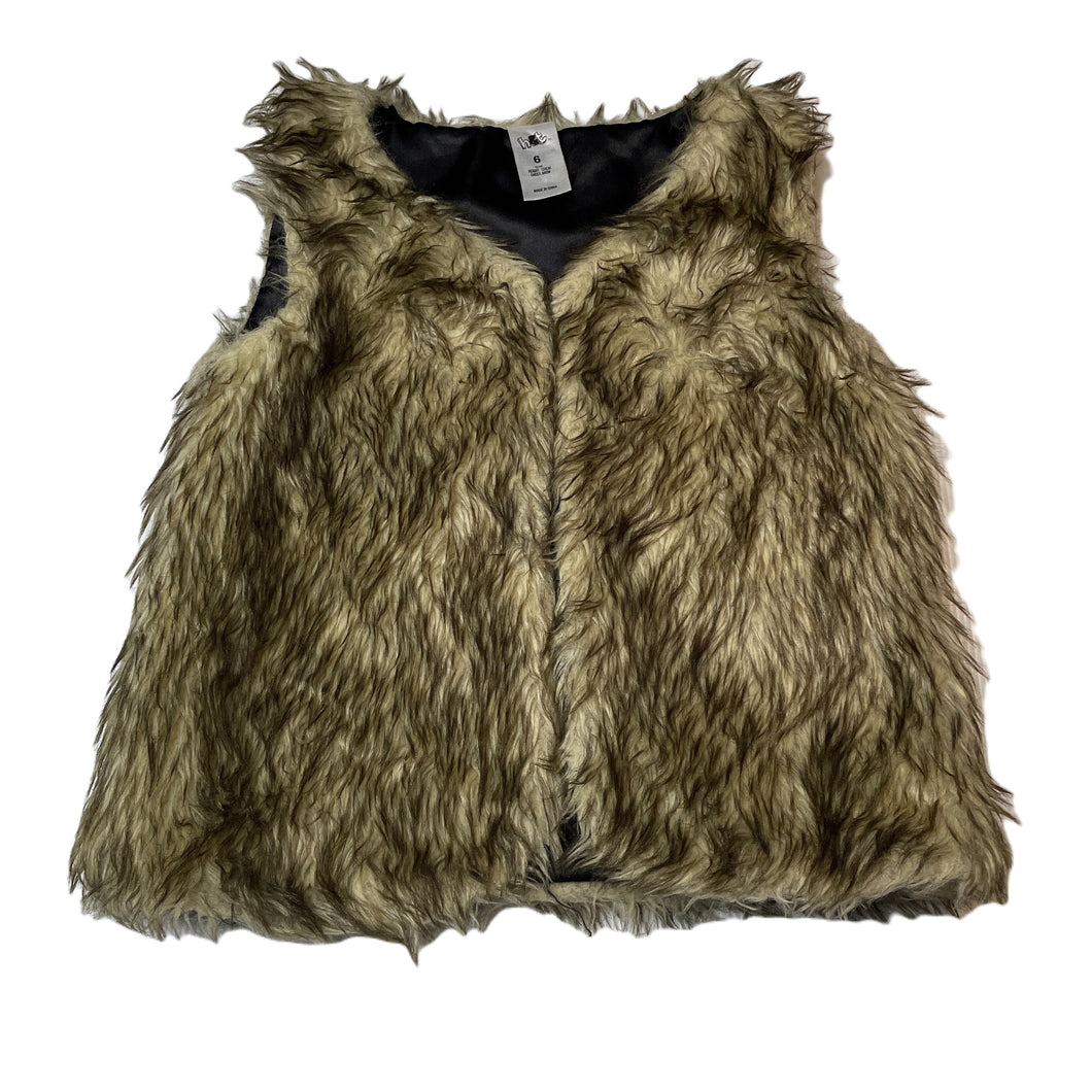 Girls H&T, faux fur vest, 2 hook fastening, FUC, size 6,  