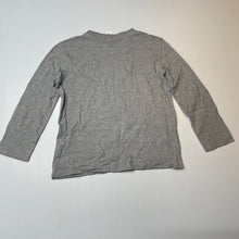 Load image into Gallery viewer, Boys Urban Supply, grey marle long sleeve top, skull, EUC, size 7,  