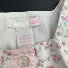 Load image into Gallery viewer, Girls H&amp;M, vintage floral cotton dress, mild discolouration, FUC, size 1, L: 45cm