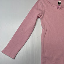 Load image into Gallery viewer, Girls Kids &amp; Co, waffle long sleeve pyjama top, EUC, size 6-8,  