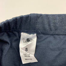 Load image into Gallery viewer, Girls H&amp;T, blue &amp; silver stretchy pants, elasticated, Inside leg: 46cm, FUC, size 5,  