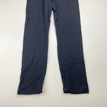 Load image into Gallery viewer, Girls H&amp;M, dark navy stretchy ribbed leggings, Inside leg: 43cm, EUC, size 6,  