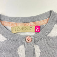 Load image into Gallery viewer, Girls Lily &amp; Dan, grey knitted cotton cardigan, marks back right sleeve, FUC, size 3,  