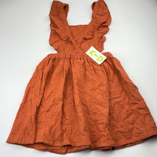 Load image into Gallery viewer, Girls KID, crinkle cotton overalls dress / pinafore, NEW, size 6, L: 65cm