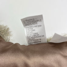 Load image into Gallery viewer, Girls H&amp;T, faux fur vest, 2 hook fastening, GUC, size 6,  