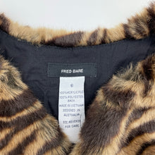 Load image into Gallery viewer, Girls Fred Bare, lined faux fur vest, EUC, size 6,  