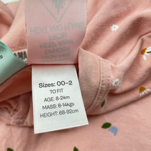 Load image into Gallery viewer, Girls ergoPouch, 0.2 Tog organic cotton blend floral sleeping bag, GUC, size 0-2,  