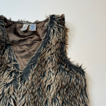 Load image into Gallery viewer, Girls Miss Understood, faux fur vest, single hook fastening, FUC, size 12,  