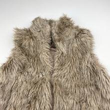 Load image into Gallery viewer, Girls Mango, faux fur vest, single hook fastening, GUC, size 5,  
