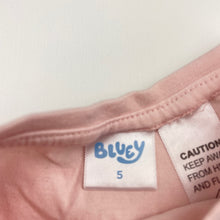 Load image into Gallery viewer, Girls Bluey, cotton pyjama tee / top, FUC, size 5,  