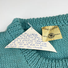 Load image into Gallery viewer, Girls Bendigo Woollen Mills, Australiana hand knitted pure Aust wool sweater / jumper, armpit to armpit: 41cm, L: 52cm, shoulder to cuff: 45cm, NEW, size 12-16,  