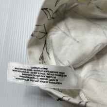 Load image into Gallery viewer, Unisex Target, lightweight hat / beanie, EUC, size 00,  
