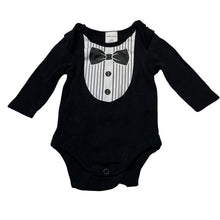 Load image into Gallery viewer, Boys Baby Berry, soft cotton bodysuit / romper, EUC, size 000,  