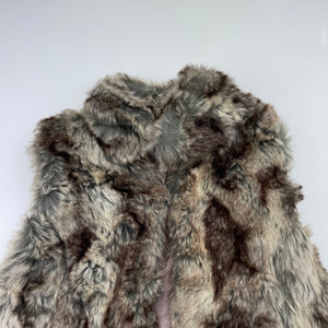 Girls Target, lined faux fur vest, single button fasten, GUC, size 7,  