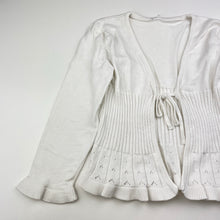 Load image into Gallery viewer, Girls white, knitted cotton cardigan, no labels, armpit to armpit: 28cm, shoulder to cuff: 35cm, GUC, size 4-5,  