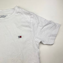 Load image into Gallery viewer, Unisex Tommy Hilfiger, white cotton tee / top, armpit to armpit: 31cm *small sizing*, FUC, size 6-7,  