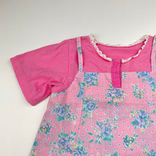 Load image into Gallery viewer, Girls vintage, lightweight floral dress, small mark left shoulder, armpit to armpit: 27cm, FUC, size 1-2, L: 41cm