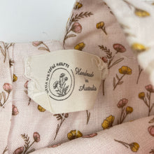 Load image into Gallery viewer, Girls handmade, floral linen blend dress, armpit to armpit: 30.5cm, light marks near buttons, FUC, size 5-6, L: 58cm