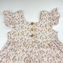 Load image into Gallery viewer, Girls handmade, floral linen blend dress, armpit to armpit: 30.5cm, light marks near buttons, FUC, size 5-6, L: 58cm