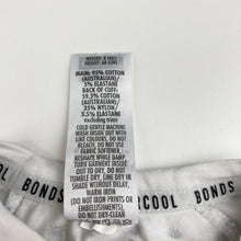 Load image into Gallery viewer, Unisex Bonds, WONDERCOOL zip wondersuit / zippy / romper, EUC, size 00,  