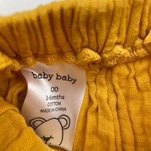 Load image into Gallery viewer, Girls Baby Baby, yellow crinkle cotton pinafore / overalls dress, FUC, size 00, L: 36xm