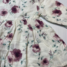 Load image into Gallery viewer, Girls Baby Baby, lightweight floral cotton dress, EUC, size 000, L: 30cm