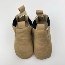 Load image into Gallery viewer, Shoes brown, lightweight shoes, EUC, size 2,  