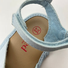 Load image into Gallery viewer, Shoes Seed, chambray cotton sandals, 6 - 12 months, EUC, size 2,  