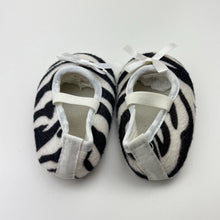 Load image into Gallery viewer, Shoes lightweight, zebra print baby shoes, EUC, size 1,  