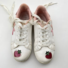 Load image into Gallery viewer, Shoes Clarks, Daria floral sneakers, EU 31, FUC, size 13,  
