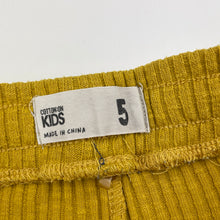 Load image into Gallery viewer, Girls Cotton On, ribbed shorts, elasticated, FUC, size 5,  