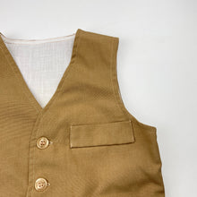 Load image into Gallery viewer, Boys lightweight, waistcoat / vest, no labels, armpit to armpit: 31cm, EUC, size 4-5,  