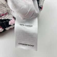 Load image into Gallery viewer, Girls Country Road, cotton shorts, elasticated, FUC, size 00,  