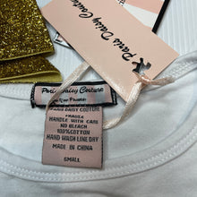 Load image into Gallery viewer, Girls Paris Daisy Couture, white &amp; gold glitter Christmas top &amp; skirt &amp; bow hairclip, NEW, size 0-1,  