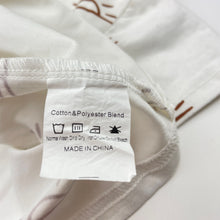 Load image into Gallery viewer, Unisex lightweight, soft feel tee / top, EUC, size 000,  