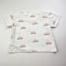 Load image into Gallery viewer, Unisex lightweight, soft feel tee / top, EUC, size 000,  