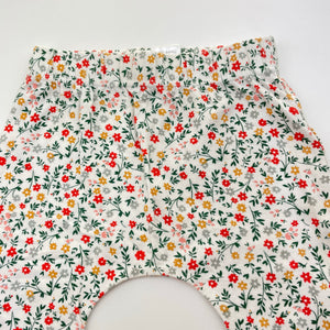 Girls Baby Berry, floral stretchy leggings / bottoms, EUC, size 00,  