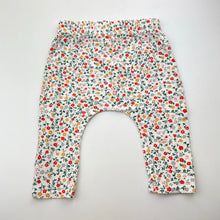 Load image into Gallery viewer, Girls Baby Berry, floral stretchy leggings / bottoms, EUC, size 00,  