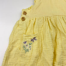 Load image into Gallery viewer, Girls Emma &amp; Elsa, embroidered crinkle cotton overalls dress / pinafore, GUC, size 4, L: 48cm