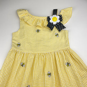 Girls Counting Daisies, embroidered gingham dress, bees, EUC, size 6, L: 63cm