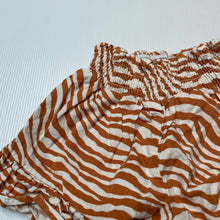 Load image into Gallery viewer, Girls Mango, linen blend shorts, elasticated, GUC, size 4,  